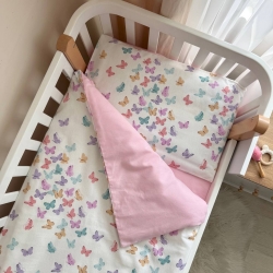 Set lenjerie de schimb pentru patut bebe 3 piese Fluturi roz si menta